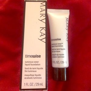 Mary Kay Time Wise Luminous Liquid Foundation